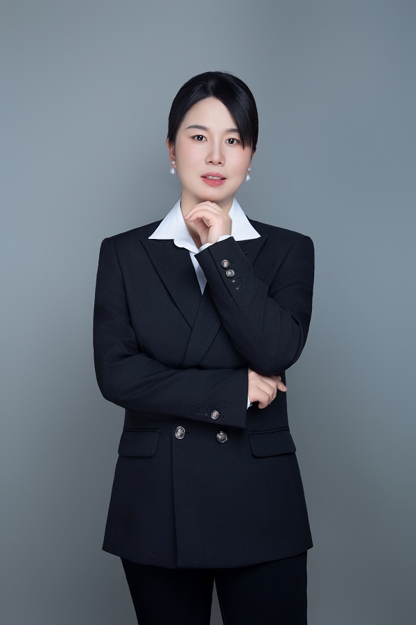 宋晓珍—2025年度集团“十大青年员工”照片.jpg